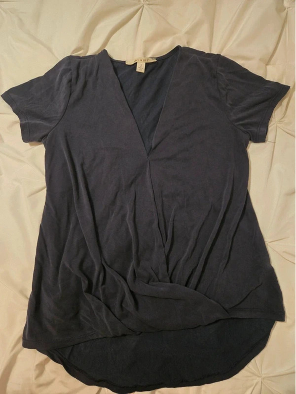 Mi ami Surplice V-Neck Top